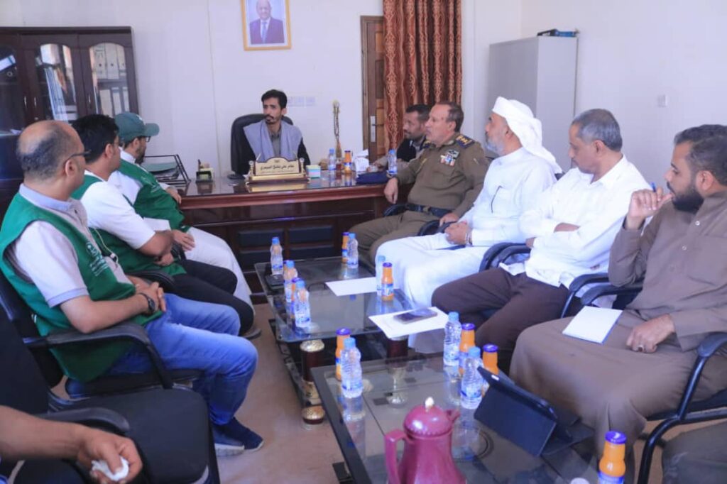 مدير عام مديرية العبر يستقبل وفدًا من البرنامج السعودي لتنمية وإعمار اليمن مدير عام مديرية العبر يستقبل وفدًا من البرنامج السعودي لتنمية وإعمار اليمن