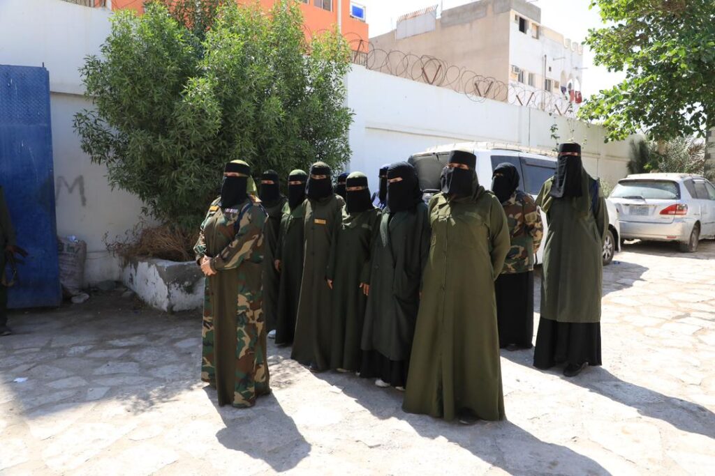 محافظ حضرموت يضع حجر الأساس لمركز الشرطة النسائي النموذجي بمدينة المكلا لتعزيز الأمن الاجتماعي محافظ حضرموت يضع حجر الأساس لمركز الشرطة النسائي النموذجي بمدينة المكلا لتعزيز الأمن الاجتماعي