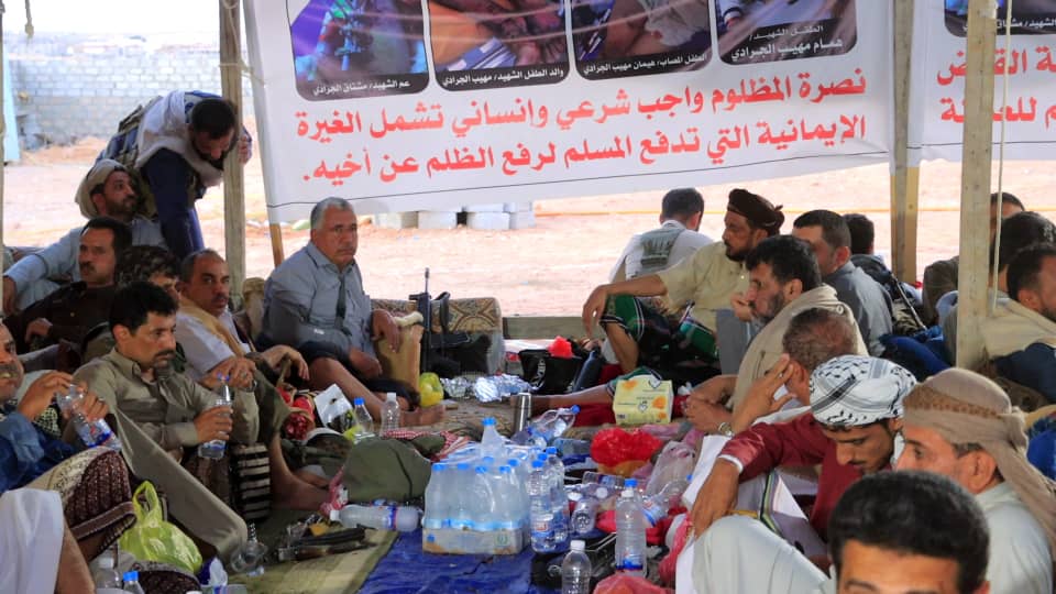 الغيضة: الوكيل محمد معوضة يستقبل الشيخ محمد كده مخيم الاعتصام في قضية الطفل الجرادي الغيضة: الوكيل محمد معوضة يستقبل الشيخ محمد كده مخيم الاعتصام في قضية الطفل الجرادي