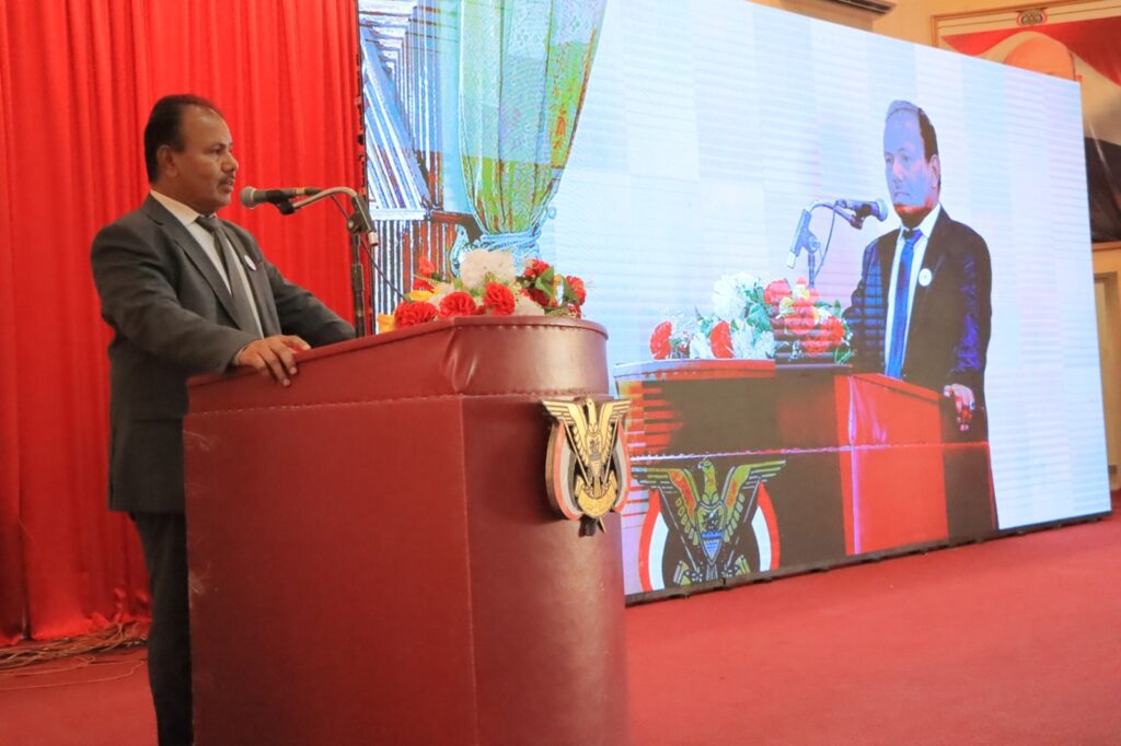 في احتفاله باختتام فعاليات اليوم العالمي للنظافة ..الصندوق و وكيل حضرموت الوادي يكرمان المبدعين والمتميزين من مهندسي النظافة في احتفاله باختتام فعاليات اليوم العالمي للنظافة ..الصندوق و وكيل حضرموت الوادي يكرمان المبدعين والمتميزين من مهندسي النظافة