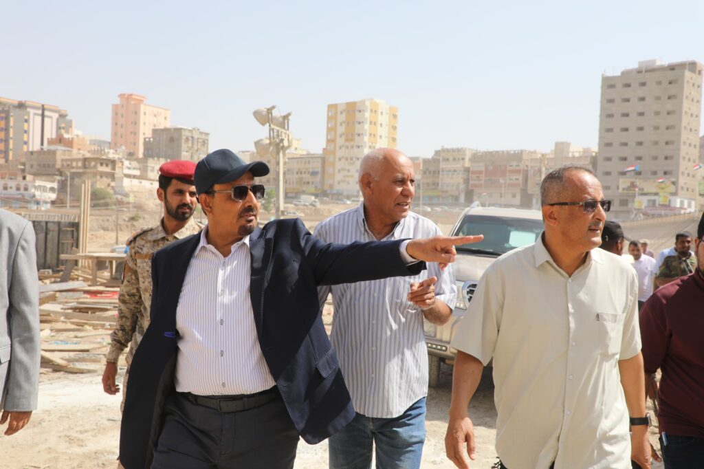 محافظ حضرموت يتفقد العمل بمشروع المرحلة الثانية لخور المكلا التي قاربت الـ 70% ويوجّه بإزالة العوائق التي تعترض سرعة الانجاز محافظ حضرموت يتفقد العمل بمشروع المرحلة الثانية لخور المكلا التي قاربت الـ 70% ويوجّه بإزالة العوائق التي تعترض سرعة الانجاز