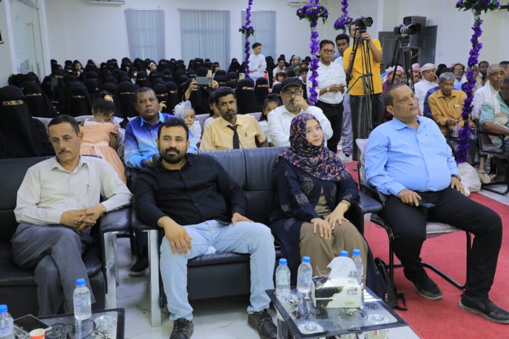 الوكيل العامري يشهد الحفل التكريمي وتدشين تسليم حقائب التوليد لخريجات برنامج (قابلة تقني) بوادي حضرموت الوكيل العامري يشهد الحفل التكريمي وتدشين تسليم حقائب التوليد لخريجات برنامج (قابلة تقني) بوادي حضرموت