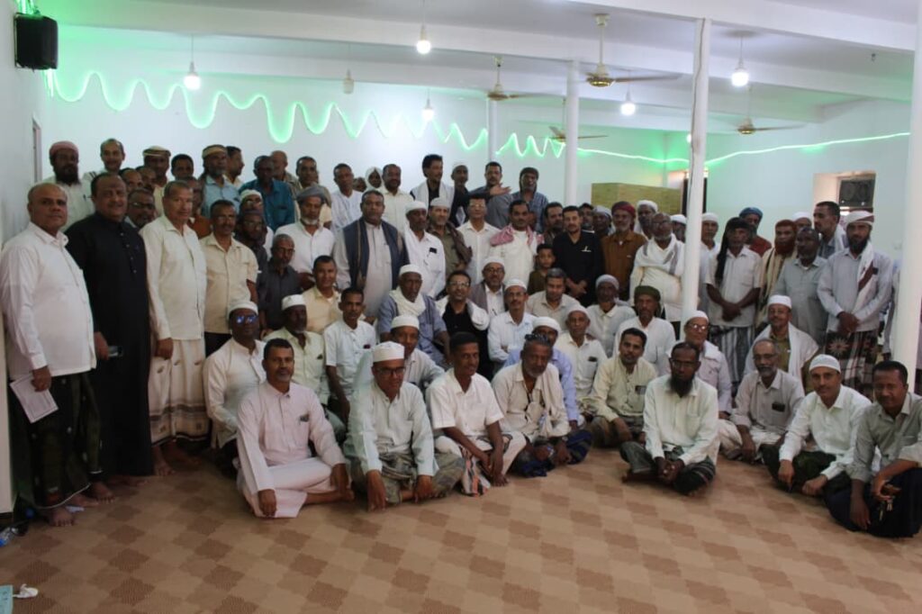 ذكريات الثانوية العامة بسيئون: زملاء الدفعة للعام 1993/92 يلتقون بمنطقة الغرفة ذكريات الثانوية العامة بسيئون: زملاء الدفعة للعام 1993/92 يلتقون بمنطقة الغرفة