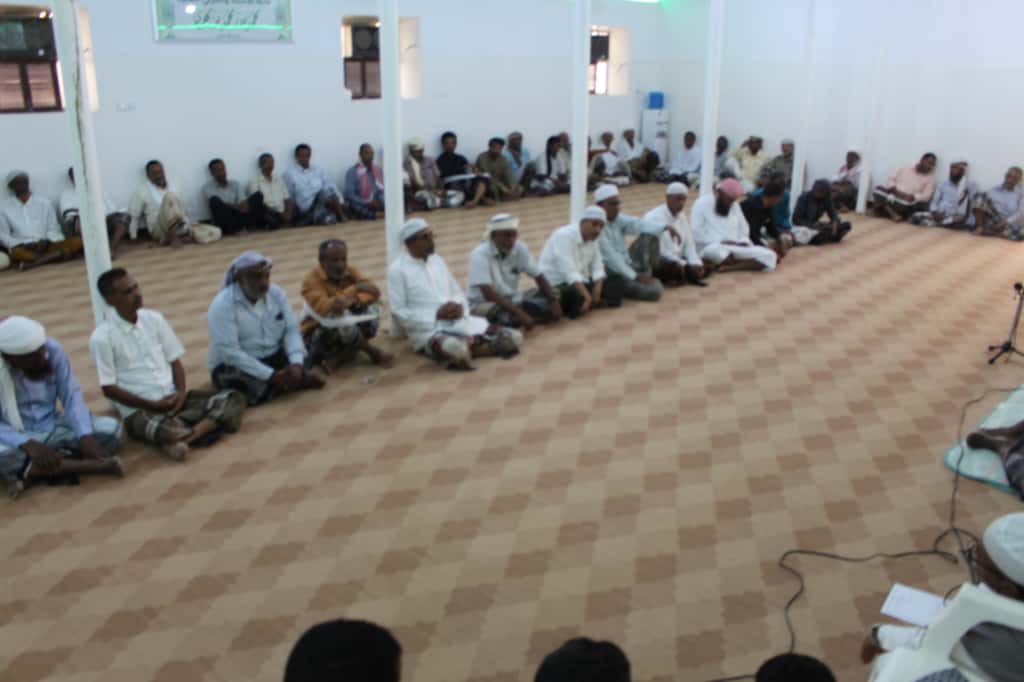 ذكريات الثانوية العامة بسيئون: زملاء الدفعة للعام 1993/92 يلتقون بمنطقة الغرفة ذكريات الثانوية العامة بسيئون: زملاء الدفعة للعام 1993/92 يلتقون بمنطقة الغرفة