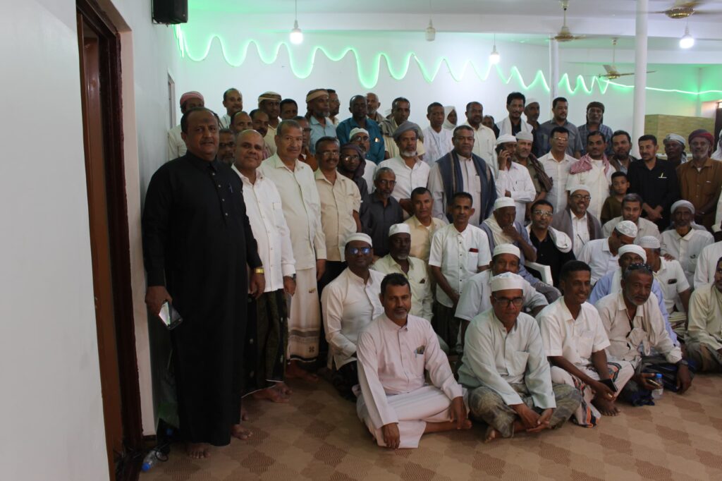 ذكريات الثانوية العامة بسيئون: زملاء الدفعة للعام 1993/92 يلتقون بمنطقة الغرفة ذكريات الثانوية العامة بسيئون: زملاء الدفعة للعام 1993/92 يلتقون بمنطقة الغرفة