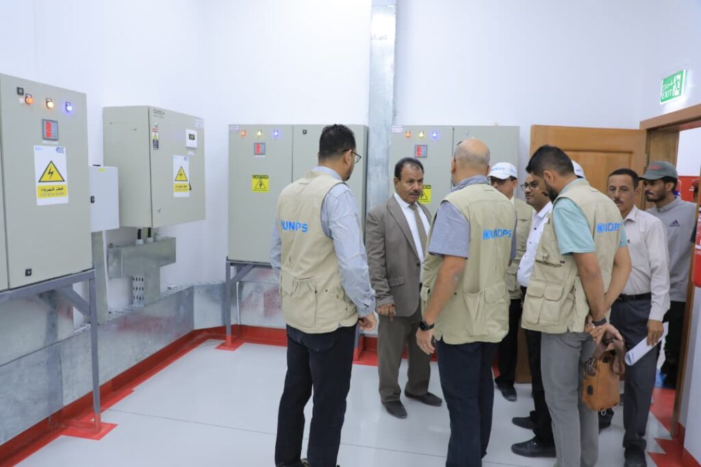 الوكيل العامري يشهد استلام مخازن الأدوية واللقاحات بوادي حضرموت بعد اعادة تأهيلها الوكيل العامري يشهد استلام مخازن الأدوية واللقاحات بوادي حضرموت بعد اعادة تأهيلها