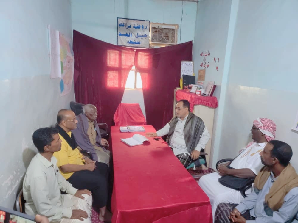 مدير عام محو الأمية يتفقد سير العملية الامتحانية لصفوف محو الأمية وتعليم الكبار بمشطة مديرية تريم. مدير عام محو الأمية يتفقد سير العملية الامتحانية لصفوف محو الأمية وتعليم الكبار بمشطة مديرية تريم.