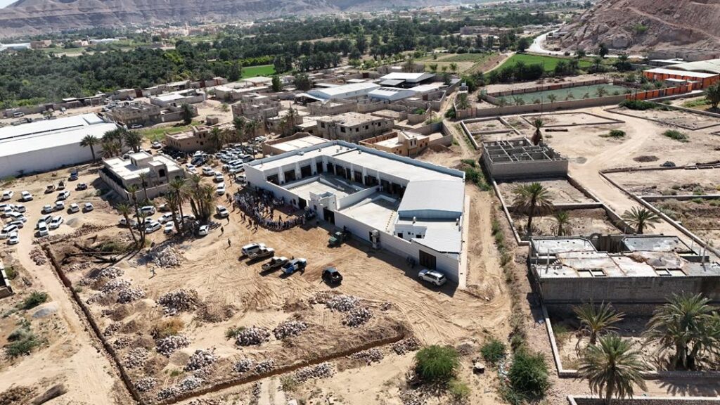 محافظ حضرموت يفتتح "مركز الصادرات الزراعية" بتريم لتعزيز الصادرات وتحسين سبل عيش أكثر من 27 ألف مزارع و1000 مُصدّر محلي محافظ حضرموت يفتتح "مركز الصادرات الزراعية" بتريم لتعزيز الصادرات وتحسين سبل عيش أكثر من 27 ألف مزارع و1000 مُصدّر محلي