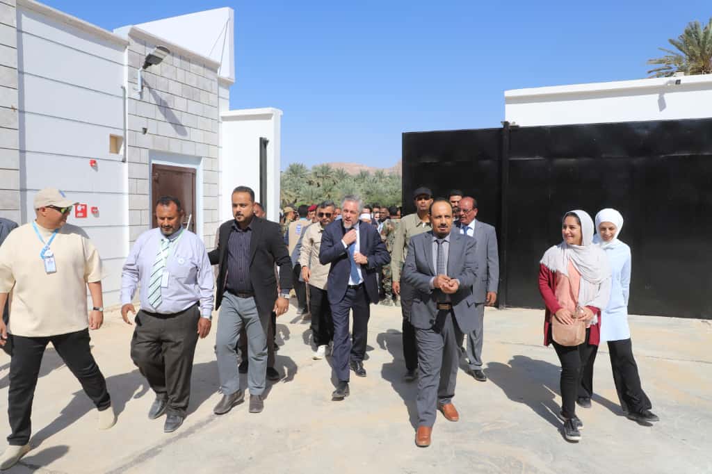 محافظ حضرموت يفتتح "مركز الصادرات الزراعية" بتريم لتعزيز الصادرات وتحسين سبل عيش أكثر من 27 ألف مزارع و1000 مُصدّر محلي محافظ حضرموت يفتتح "مركز الصادرات الزراعية" بتريم لتعزيز الصادرات وتحسين سبل عيش أكثر من 27 ألف مزارع و1000 مُصدّر محلي