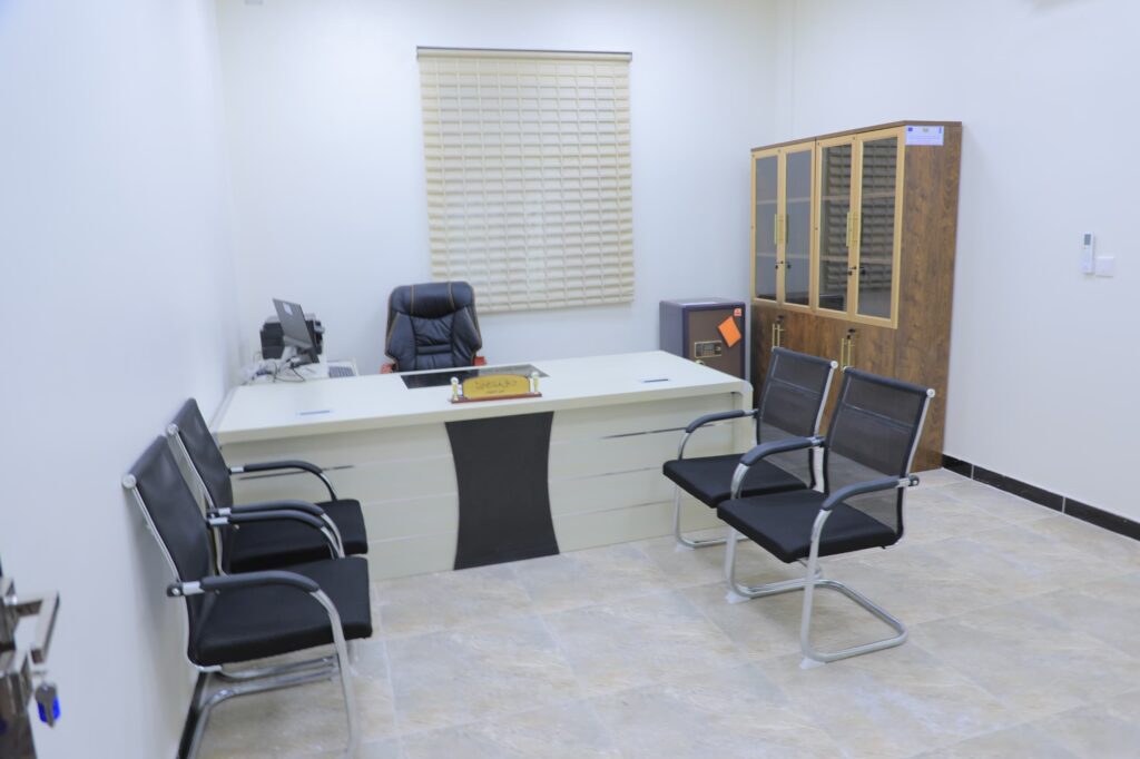 محافظ حضرموت يضع حجر الأساس لعدد من المشاريع الخدمية والتنموية بمديرية تريم محافظ حضرموت يضع حجر الأساس لعدد من المشاريع الخدمية والتنموية بمديرية تريم