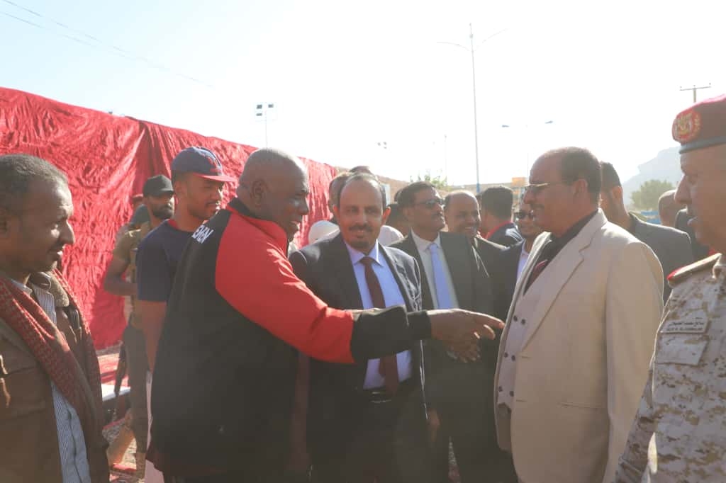 محافظ حضرموت يضع حجر الأساس لمشروع تأهيل منشآت نادي الوحدة بتريم لتعزيز النشاط الشبابي والبنية التحتية للاندية محافظ حضرموت يضع حجر الأساس لمشروع تأهيل منشآت نادي الوحدة بتريم لتعزيز النشاط الشبابي والبنية التحتية للاندية