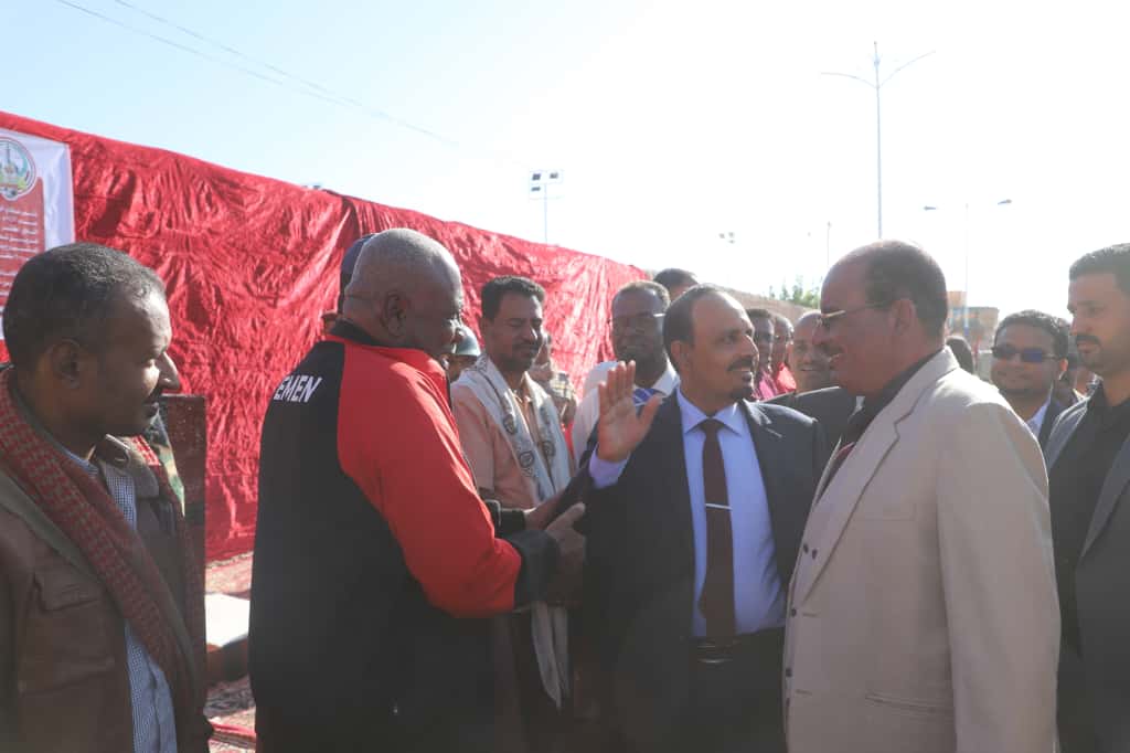 محافظ حضرموت يضع حجر الأساس لمشروع تأهيل منشآت نادي الوحدة بتريم لتعزيز النشاط الشبابي والبنية التحتية للاندية محافظ حضرموت يضع حجر الأساس لمشروع تأهيل منشآت نادي الوحدة بتريم لتعزيز النشاط الشبابي والبنية التحتية للاندية