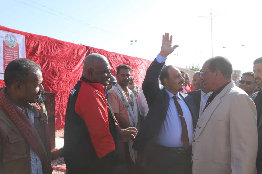 محافظ حضرموت يضع حجر الأساس لمشروع تأهيل منشآت نادي الوحدة بتريم لتعزيز النشاط الشبابي والبنية التحتية للاندية محافظ حضرموت يضع حجر الأساس لمشروع تأهيل منشآت نادي الوحدة بتريم لتعزيز النشاط الشبابي والبنية التحتية للاندية