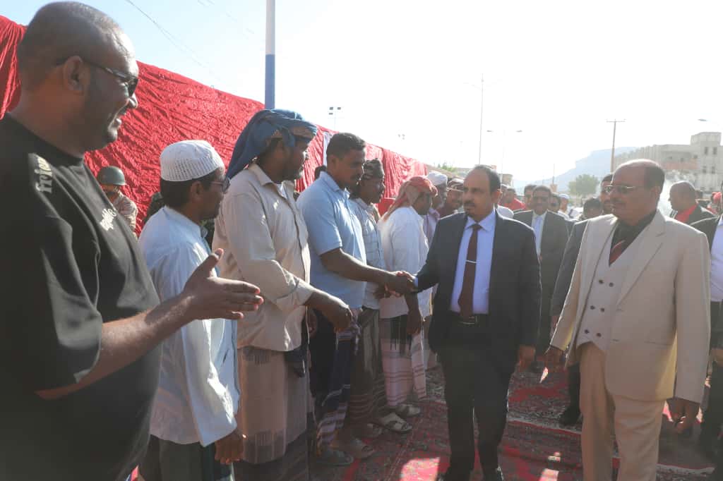 محافظ حضرموت يضع حجر الأساس لمشروع تأهيل منشآت نادي الوحدة بتريم لتعزيز النشاط الشبابي والبنية التحتية للاندية محافظ حضرموت يضع حجر الأساس لمشروع تأهيل منشآت نادي الوحدة بتريم لتعزيز النشاط الشبابي والبنية التحتية للاندية