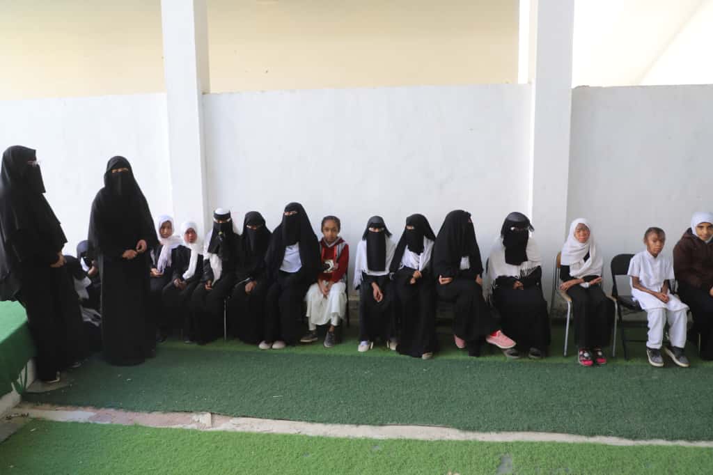 محافظ حضرموت يتفقد "أبناءه من ذوي الهمم" في مدرسة الأمل بتريم ويصدر توجيهات لتعزيز الرعاية بالمدرسة محافظ حضرموت يتفقد "أبناءه من ذوي الهمم" في مدرسة الأمل بتريم ويصدر توجيهات لتعزيز الرعاية بالمدرسة