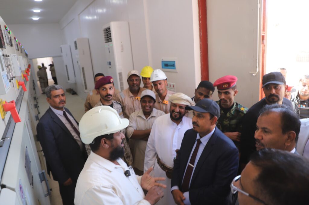 محافظ حضرموت يزيح الستار ويدشن عددًا من مشاريع النقل والتوزيع والتوليد لتعزيز كهرباء وادي وصحراء المحافظة بأكثر من 13مليون دولار بتمويل من السلطة المحلية بالمحافظة محافظ حضرموت يزيح الستار ويدشن عددًا من مشاريع النقل والتوزيع والتوليد لتعزيز كهرباء وادي وصحراء المحافظة بأكثر من 13مليون دولار بتمويل من السلطة المحلية بالمحافظة