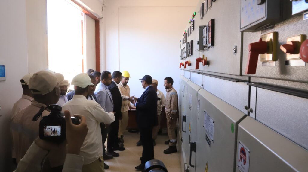 محافظ حضرموت يزيح الستار ويدشن عددًا من مشاريع النقل والتوزيع والتوليد لتعزيز كهرباء وادي وصحراء المحافظة بأكثر من 13مليون دولار بتمويل من السلطة المحلية بالمحافظة محافظ حضرموت يزيح الستار ويدشن عددًا من مشاريع النقل والتوزيع والتوليد لتعزيز كهرباء وادي وصحراء المحافظة بأكثر من 13مليون دولار بتمويل من السلطة المحلية بالمحافظة