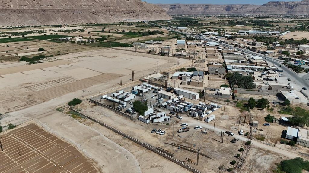 محافظ حضرموت يزيح الستار ويدشن عددًا من مشاريع النقل والتوزيع والتوليد لتعزيز كهرباء وادي وصحراء المحافظة بأكثر من 13مليون دولار بتمويل من السلطة المحلية بالمحافظة محافظ حضرموت يزيح الستار ويدشن عددًا من مشاريع النقل والتوزيع والتوليد لتعزيز كهرباء وادي وصحراء المحافظة بأكثر من 13مليون دولار بتمويل من السلطة المحلية بالمحافظة