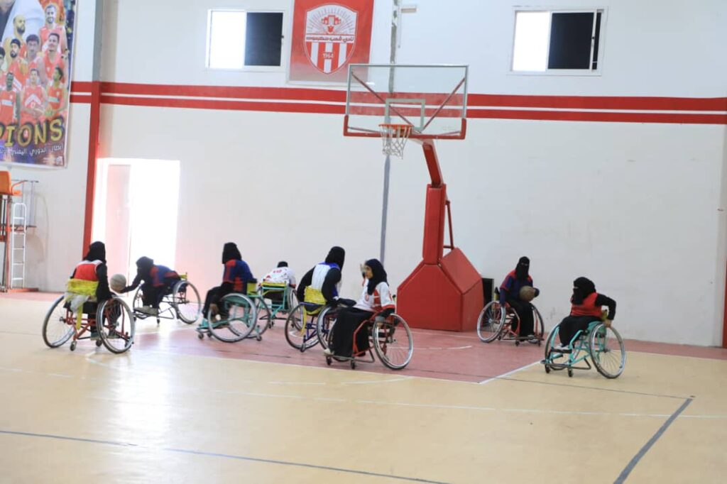 محافظ حضرموت يتفقد استعدادات منتخب ساحل حضرموت للمعاقات لكرة السلة للمنافسة في بطولة الجمهورية للكراسي المتحركة محافظ حضرموت يتفقد استعدادات منتخب ساحل حضرموت للمعاقات لكرة السلة للمنافسة في بطولة الجمهورية للكراسي المتحركة