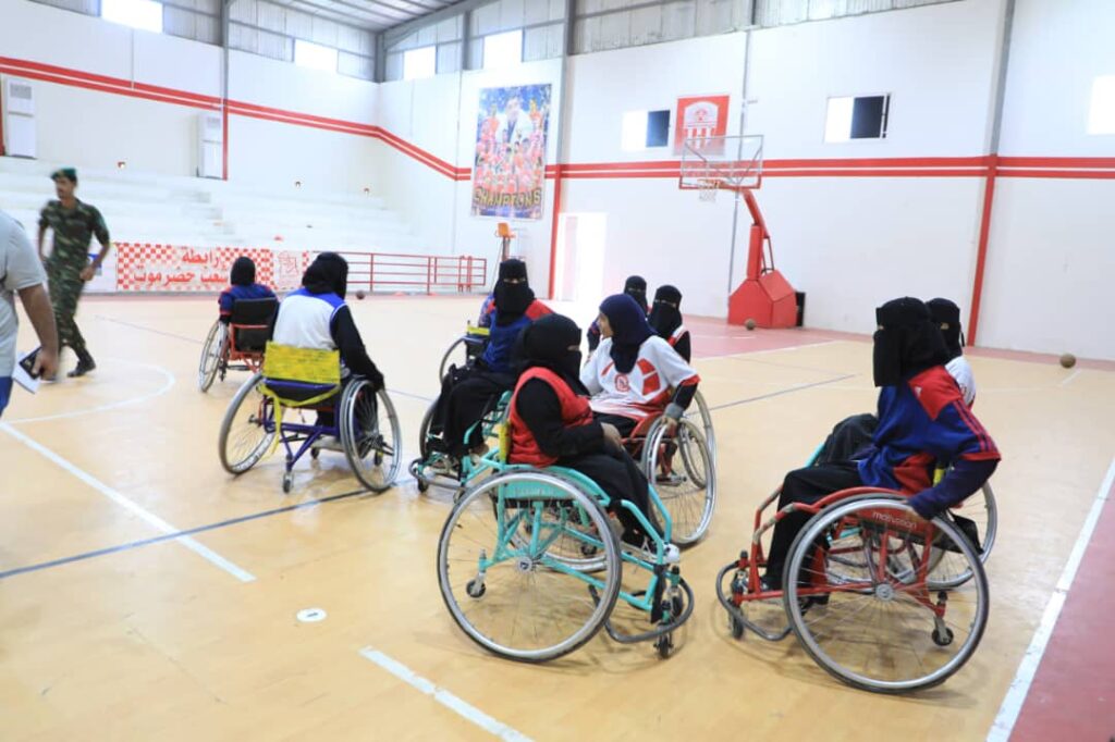 محافظ حضرموت يتفقد استعدادات منتخب ساحل حضرموت للمعاقات لكرة السلة للمنافسة في بطولة الجمهورية للكراسي المتحركة محافظ حضرموت يتفقد استعدادات منتخب ساحل حضرموت للمعاقات لكرة السلة للمنافسة في بطولة الجمهورية للكراسي المتحركة