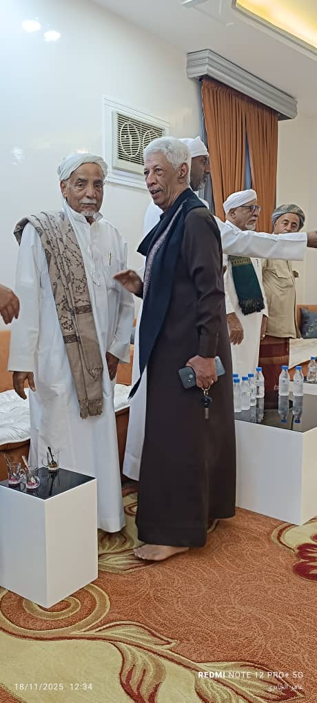 رجل الاعمال العطاس والدكتور بادعام وعدد من القيادات المشايخ و الشخصيات الاجتماعية في ضيافة رجل الأعمال الشيخ سالم عبدالرحمن باوزير بمدينة سيئون رجل الاعمال العطاس والدكتور بادعام وعدد من القيادات المشايخ و الشخصيات الاجتماعية في ضيافة رجل الأعمال الشيخ سالم عبدالرحمن باوزير بمدينة سيئون