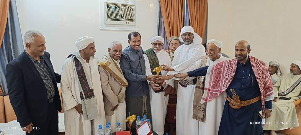 رجل الاعمال العطاس والدكتور بادعام وعدد من القيادات المشايخ و الشخصيات الاجتماعية في ضيافة رجل الأعمال الشيخ سالم عبدالرحمن باوزير بمدينة سيئون رجل الاعمال العطاس والدكتور بادعام وعدد من القيادات المشايخ و الشخصيات الاجتماعية في ضيافة رجل الأعمال الشيخ سالم عبدالرحمن باوزير بمدينة سيئون