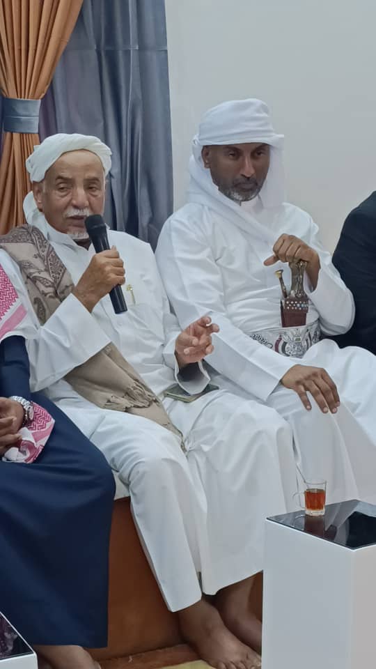 رجل الاعمال العطاس والدكتور بادعام وعدد من القيادات المشايخ و الشخصيات الاجتماعية في ضيافة رجل الأعمال الشيخ سالم عبدالرحمن باوزير بمدينة سيئون رجل الاعمال العطاس والدكتور بادعام وعدد من القيادات المشايخ و الشخصيات الاجتماعية في ضيافة رجل الأعمال الشيخ سالم عبدالرحمن باوزير بمدينة سيئون