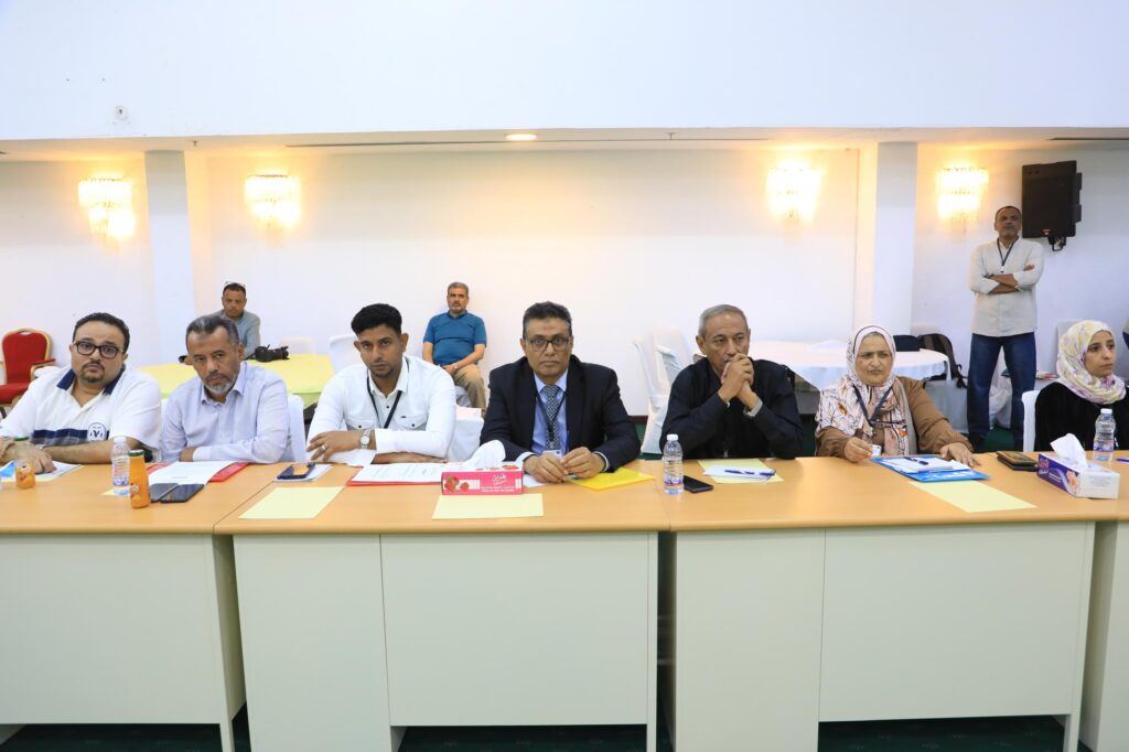 محافظ حضرموت يشهد أختتام الأجتماع الموسع الثاني للمجموعات التشاورية( عدن – حضرموت – تعز ) محافظ حضرموت يشهد أختتام الأجتماع الموسع الثاني للمجموعات التشاورية( عدن – حضرموت – تعز )