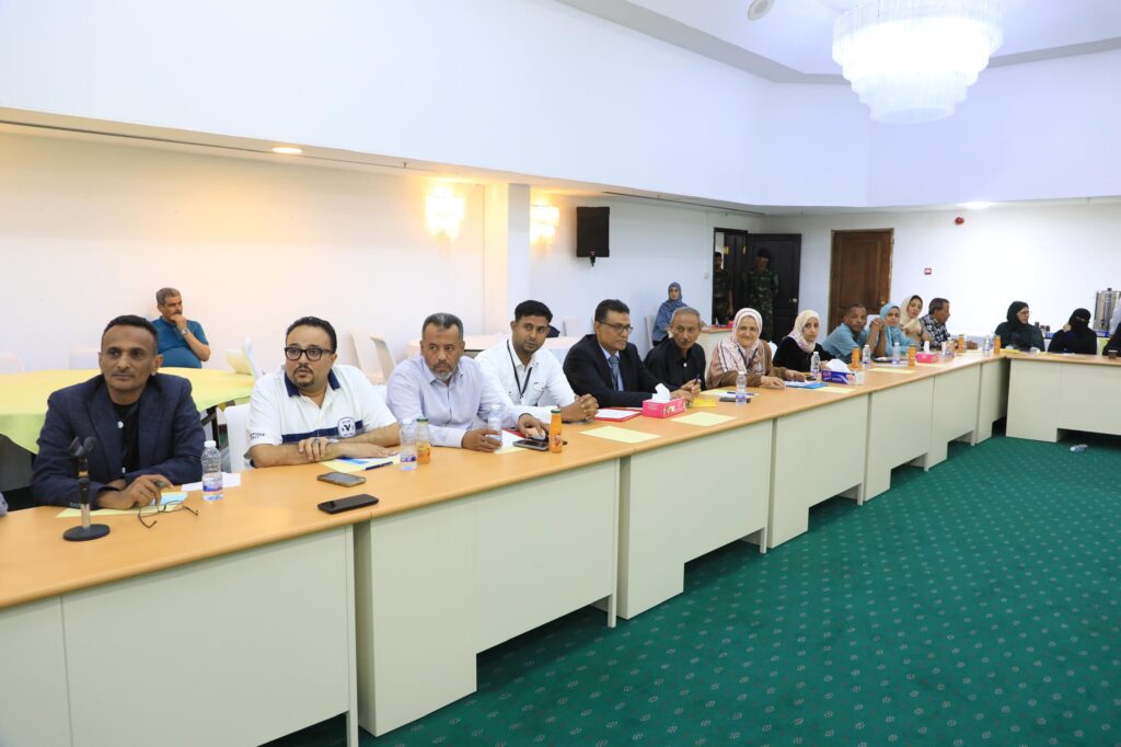 محافظ حضرموت يشهد أختتام الأجتماع الموسع الثاني للمجموعات التشاورية( عدن – حضرموت – تعز ) محافظ حضرموت يشهد أختتام الأجتماع الموسع الثاني للمجموعات التشاورية( عدن – حضرموت – تعز )