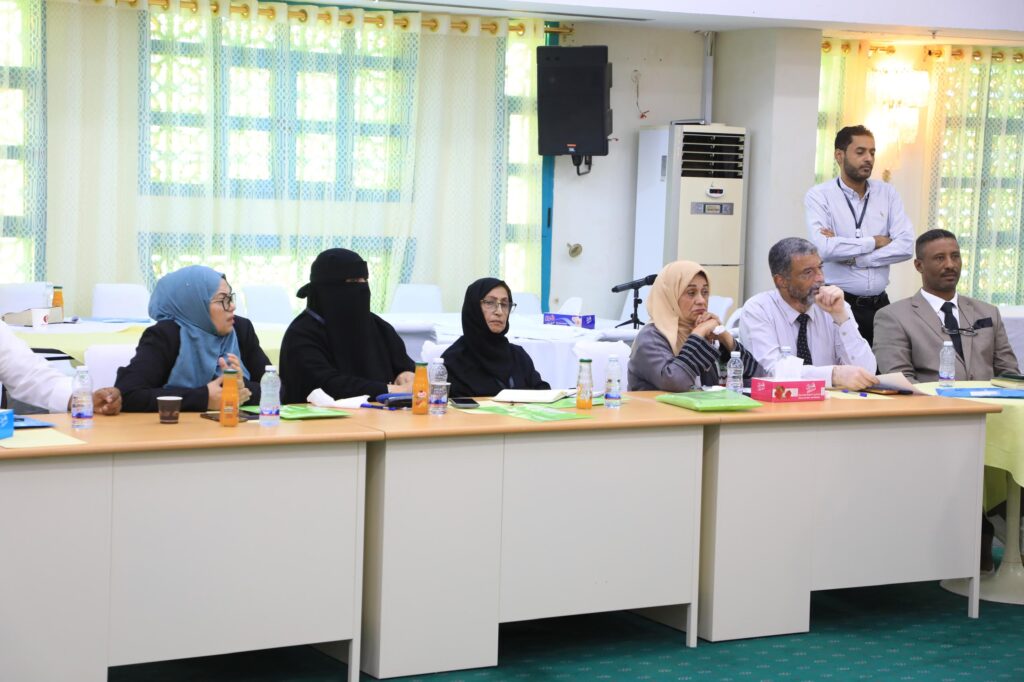 محافظ حضرموت يشهد أختتام الأجتماع الموسع الثاني للمجموعات التشاورية( عدن – حضرموت – تعز ) محافظ حضرموت يشهد أختتام الأجتماع الموسع الثاني للمجموعات التشاورية( عدن – حضرموت – تعز )