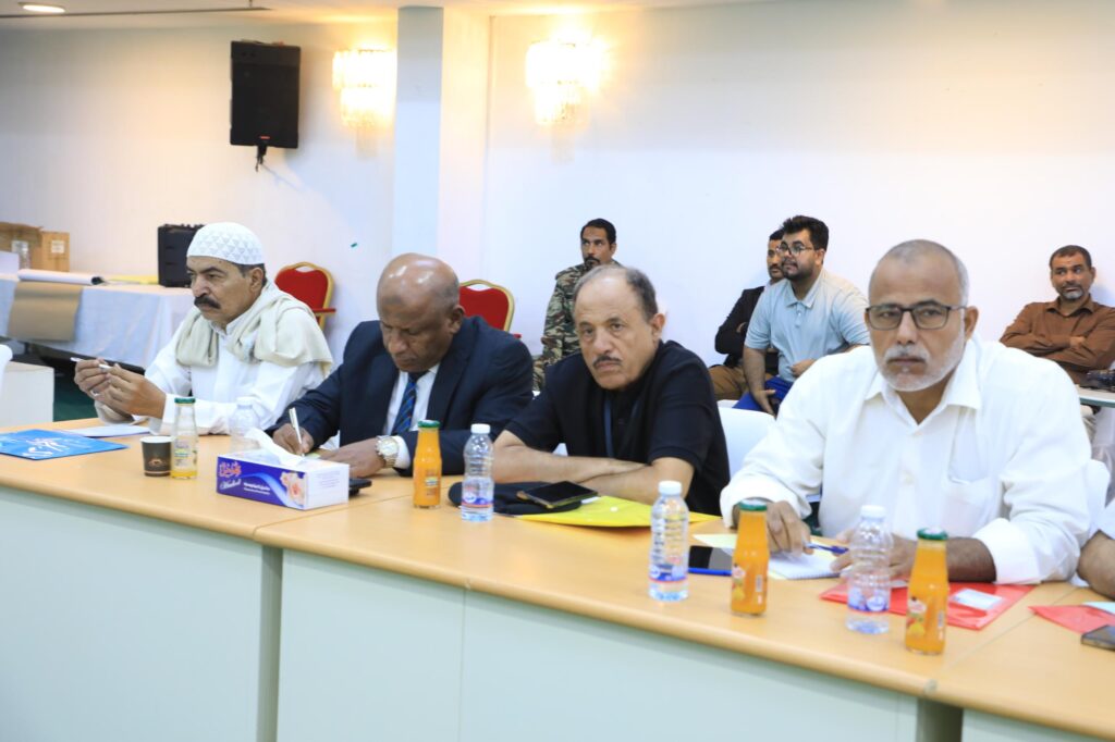 محافظ حضرموت يشهد أختتام الأجتماع الموسع الثاني للمجموعات التشاورية( عدن – حضرموت – تعز ) محافظ حضرموت يشهد أختتام الأجتماع الموسع الثاني للمجموعات التشاورية( عدن – حضرموت – تعز )