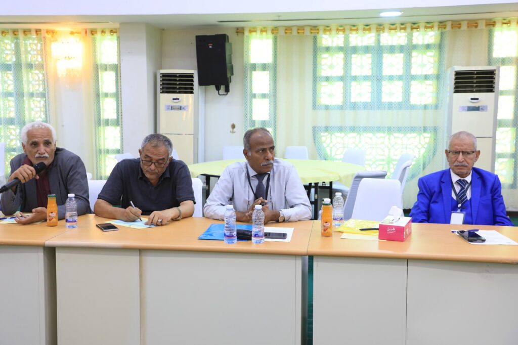 محافظ حضرموت يشهد أختتام الأجتماع الموسع الثاني للمجموعات التشاورية( عدن – حضرموت – تعز ) محافظ حضرموت يشهد أختتام الأجتماع الموسع الثاني للمجموعات التشاورية( عدن – حضرموت – تعز )