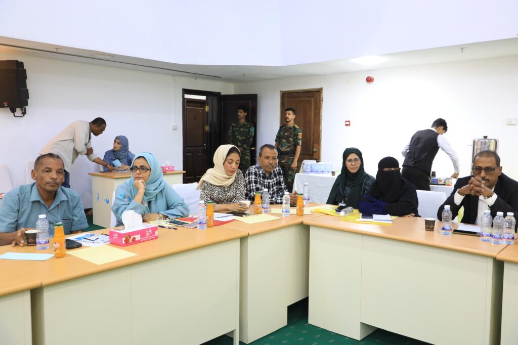 محافظ حضرموت يشهد أختتام الأجتماع الموسع الثاني للمجموعات التشاورية( عدن – حضرموت – تعز ) محافظ حضرموت يشهد أختتام الأجتماع الموسع الثاني للمجموعات التشاورية( عدن – حضرموت – تعز )