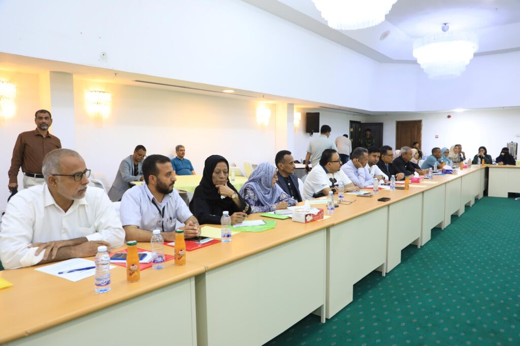 محافظ حضرموت يشهد أختتام الأجتماع الموسع الثاني للمجموعات التشاورية( عدن – حضرموت – تعز ) محافظ حضرموت يشهد أختتام الأجتماع الموسع الثاني للمجموعات التشاورية( عدن – حضرموت – تعز )