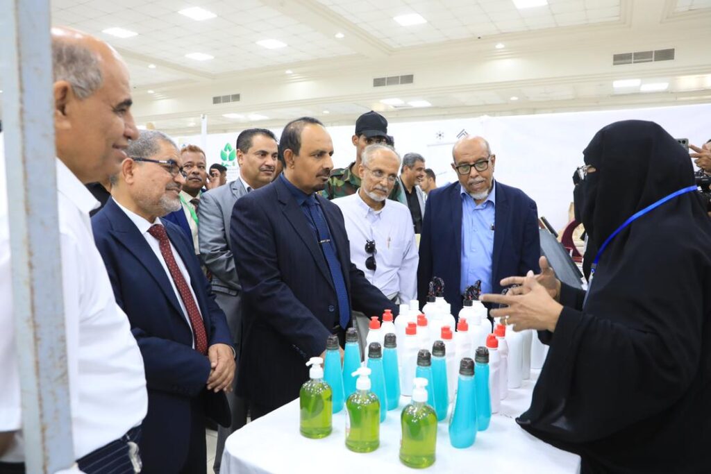 المحافظ بن ماضي يدشّن "الهاكثون الأول لريادة الأعمال" بجامعة حضرموت ويؤكد أهمية الحدث في تحويل الطلاب إلى "قادة مشاريع" المحافظ بن ماضي يدشّن "الهاكثون الأول لريادة الأعمال" بجامعة حضرموت ويؤكد أهمية الحدث في تحويل الطلاب إلى "قادة مشاريع"