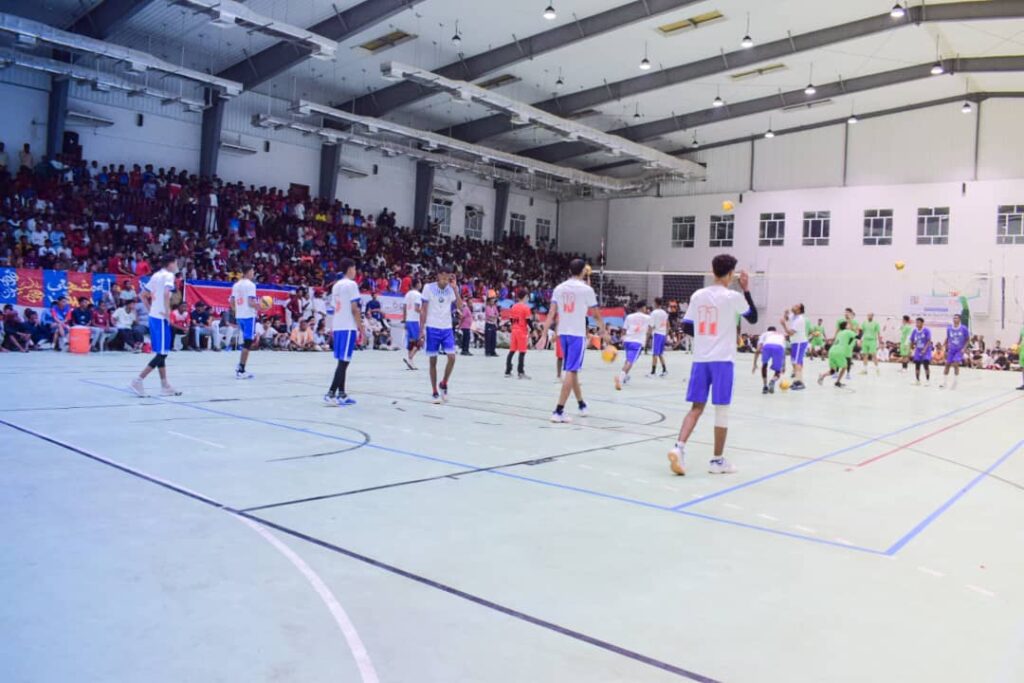 برعاية المحافظ بن ماضي ، بتمويل من البرنامج السعودي لتنمية واعمار اليمن ..في أجواء جماهيرية كبيرة في صالة الشهيد علي بامعبد بسيئون ..طائرة شباب القطن تحلق فوق سيئون وتتأهل إلى نهائي البطولة التنشيطية الثانية لأندية حضرموت الوادي والصحراء برعاية المحافظ بن ماضي ، بتمويل من البرنامج السعودي لتنمية واعمار اليمن ..في أجواء جماهيرية كبيرة في صالة الشهيد علي بامعبد بسيئون ..طائرة شباب القطن تحلق فوق سيئون وتتأهل إلى نهائي البطولة التنشيطية الثانية لأندية حضرموت الوادي والصحراء