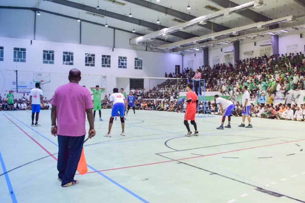 برعاية المحافظ بن ماضي ، بتمويل من البرنامج السعودي لتنمية واعمار اليمن ..في أجواء جماهيرية كبيرة في صالة الشهيد علي بامعبد بسيئون ..طائرة شباب القطن تحلق فوق سيئون وتتأهل إلى نهائي البطولة التنشيطية الثانية لأندية حضرموت الوادي والصحراء برعاية المحافظ بن ماضي ، بتمويل من البرنامج السعودي لتنمية واعمار اليمن ..في أجواء جماهيرية كبيرة في صالة الشهيد علي بامعبد بسيئون ..طائرة شباب القطن تحلق فوق سيئون وتتأهل إلى نهائي البطولة التنشيطية الثانية لأندية حضرموت الوادي والصحراء