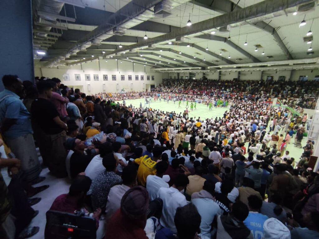 برعاية المحافظ بن ماضي ، بتمويل من البرنامج السعودي لتنمية واعمار اليمن ..في أجواء جماهيرية كبيرة في صالة الشهيد علي بامعبد بسيئون ..طائرة شباب القطن تحلق فوق سيئون وتتأهل إلى نهائي البطولة التنشيطية الثانية لأندية حضرموت الوادي والصحراء برعاية المحافظ بن ماضي ، بتمويل من البرنامج السعودي لتنمية واعمار اليمن ..في أجواء جماهيرية كبيرة في صالة الشهيد علي بامعبد بسيئون ..طائرة شباب القطن تحلق فوق سيئون وتتأهل إلى نهائي البطولة التنشيطية الثانية لأندية حضرموت الوادي والصحراء