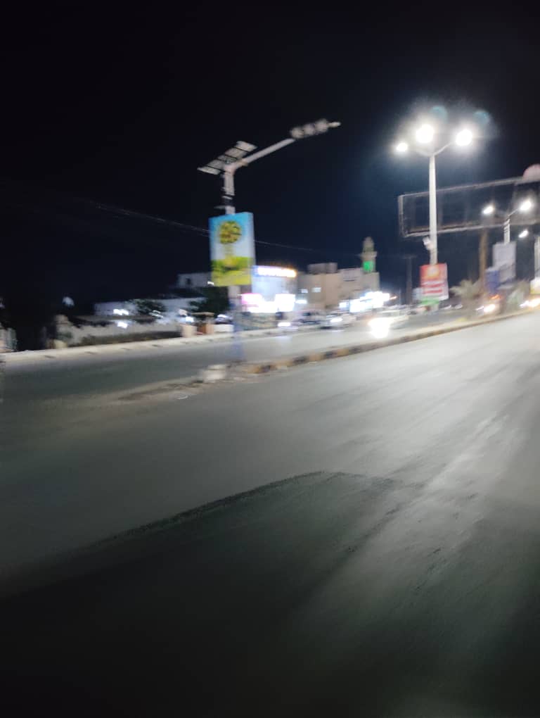 المكلا: تركيب إشارة ضوئية في حي الصديق لتخفيف الازدحام بمفرق المساكن المكلا: تركيب إشارة ضوئية في حي الصديق لتخفيف الازدحام بمفرق المساكن