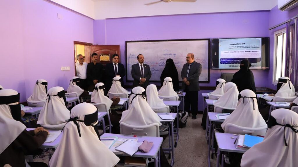 محافظ حضرموت يدشّن منظومة الطاقة الشمسية لثلاث مدارس محورية بالمكلا بقدرة 100 كيلوواط لخدمة أكثر من 2200 طالب وتربوي بكلفة تزيد عن 100 ألف دولار محافظ حضرموت يدشّن منظومة الطاقة الشمسية لثلاث مدارس محورية بالمكلا بقدرة 100 كيلوواط لخدمة أكثر من 2200 طالب وتربوي بكلفة تزيد عن 100 ألف دولار