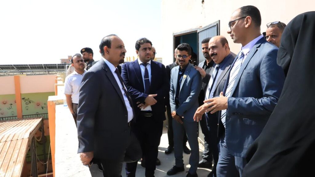 محافظ حضرموت يدشّن منظومة الطاقة الشمسية لثلاث مدارس محورية بالمكلا بقدرة 100 كيلوواط لخدمة أكثر من 2200 طالب وتربوي بكلفة تزيد عن 100 ألف دولار محافظ حضرموت يدشّن منظومة الطاقة الشمسية لثلاث مدارس محورية بالمكلا بقدرة 100 كيلوواط لخدمة أكثر من 2200 طالب وتربوي بكلفة تزيد عن 100 ألف دولار