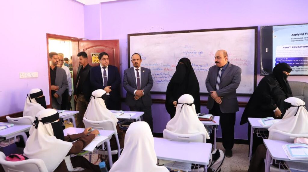 محافظ حضرموت يدشّن منظومة الطاقة الشمسية لثلاث مدارس محورية بالمكلا بقدرة 100 كيلوواط لخدمة أكثر من 2200 طالب وتربوي بكلفة تزيد عن 100 ألف دولار محافظ حضرموت يدشّن منظومة الطاقة الشمسية لثلاث مدارس محورية بالمكلا بقدرة 100 كيلوواط لخدمة أكثر من 2200 طالب وتربوي بكلفة تزيد عن 100 ألف دولار