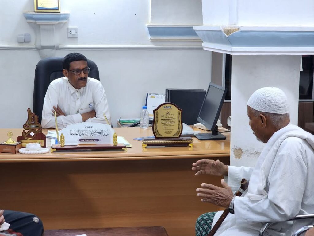 مدير عام تريم يلتقي لجنة المجلس التنسيقي لعِدَد الشبواني بالمديرية مدير عام تريم يلتقي لجنة المجلس التنسيقي لعِدَد الشبواني بالمديرية