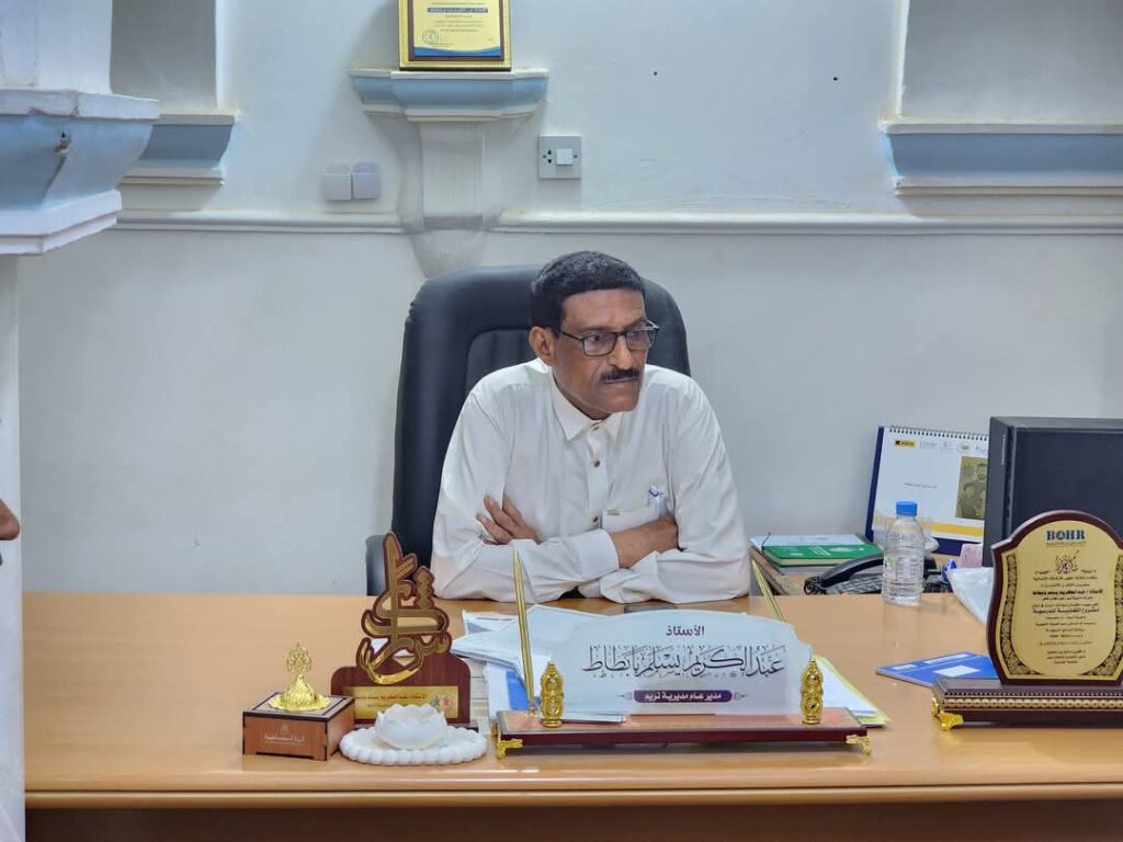 مدير عام تريم يلتقي لجنة المجلس التنسيقي لعِدَد الشبواني بالمديرية مدير عام تريم يلتقي لجنة المجلس التنسيقي لعِدَد الشبواني بالمديرية