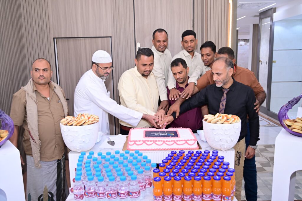 افتتاح مؤسسة السعيد للسيراميك بسيئون بحلته الجديدة والإدارة تأكد على مواصلة مسار التطوير افتتاح مؤسسة السعيد للسيراميك بسيئون بحلته الجديدة والإدارة تأكد على مواصلة مسار التطوير