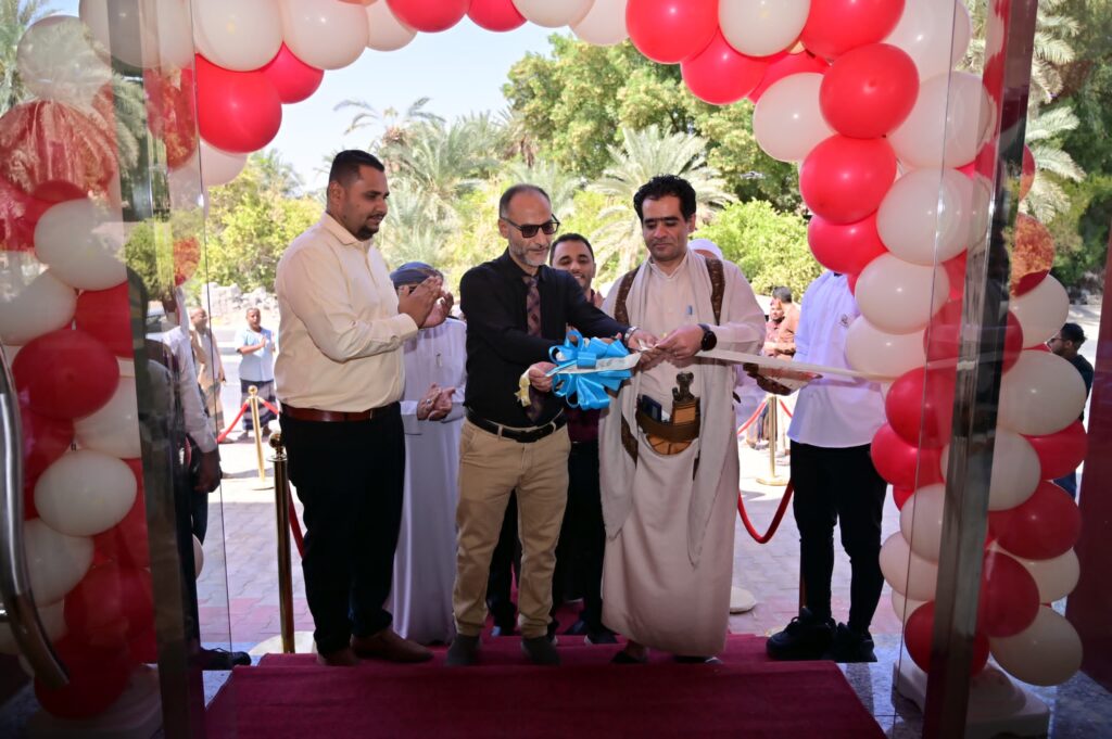 افتتاح مؤسسة السعيد للسيراميك بسيئون بحلته الجديدة والإدارة تأكد على مواصلة مسار التطوير افتتاح مؤسسة السعيد للسيراميك بسيئون بحلته الجديدة والإدارة تأكد على مواصلة مسار التطوير