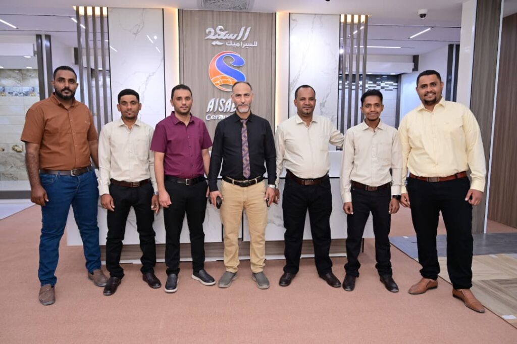 افتتاح مؤسسة السعيد للسيراميك بسيئون بحلته الجديدة والإدارة تأكد على مواصلة مسار التطوير افتتاح مؤسسة السعيد للسيراميك بسيئون بحلته الجديدة والإدارة تأكد على مواصلة مسار التطوير