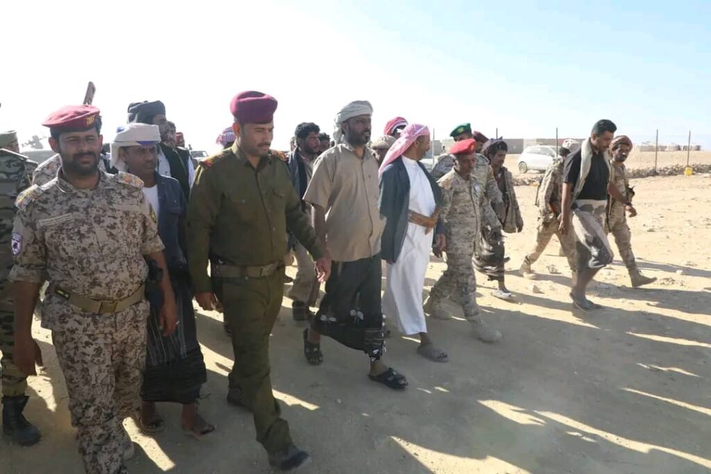 القائد الأعلى لقوات حماية حضرموت يتفقد الوحدات العسكرية وكتيبة المهام وعددًا من النقاط المنتشرة القائد الأعلى لقوات حماية حضرموت يتفقد الوحدات العسكرية وكتيبة المهام وعددًا من النقاط المنتشرة