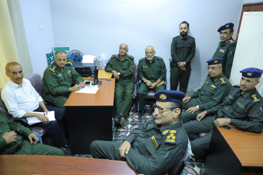 وكيل قطاع الخدمات بوزارة الداخلية يطّلع على مستوى الأداء في مصلحة الأحوال المدنية والسجل المدني وكيل قطاع الخدمات بوزارة الداخلية يطّلع على مستوى الأداء في مصلحة الأحوال المدنية والسجل المدني