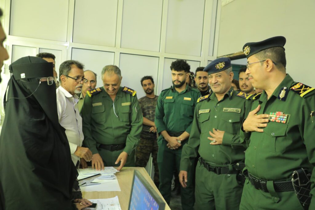 وكيل قطاع الخدمات بوزارة الداخلية يطّلع على مستوى الأداء في مصلحة الأحوال المدنية والسجل المدني وكيل قطاع الخدمات بوزارة الداخلية يطّلع على مستوى الأداء في مصلحة الأحوال المدنية والسجل المدني